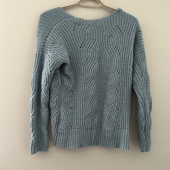 Kismet Cozy Blue V-Neck Sweater with Textured Design - Picture 2 of 3